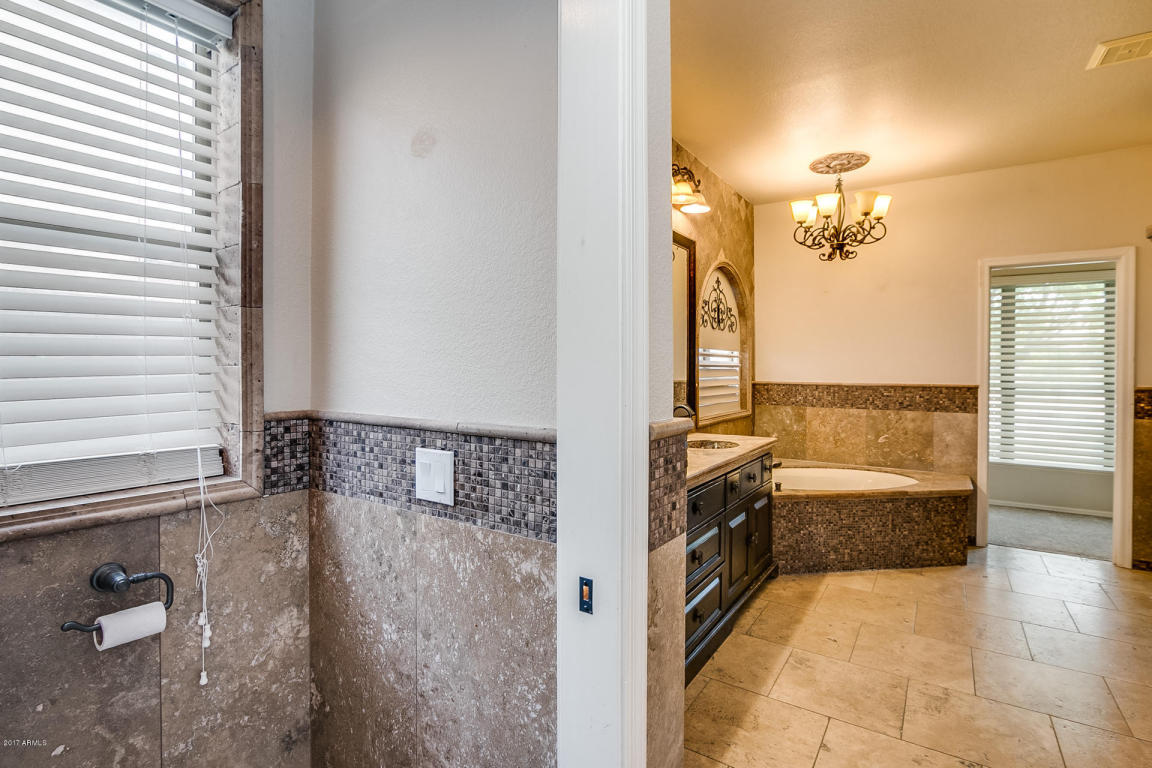 3876 E Washington Ct, Gilbert, AZ 85234 photo 17