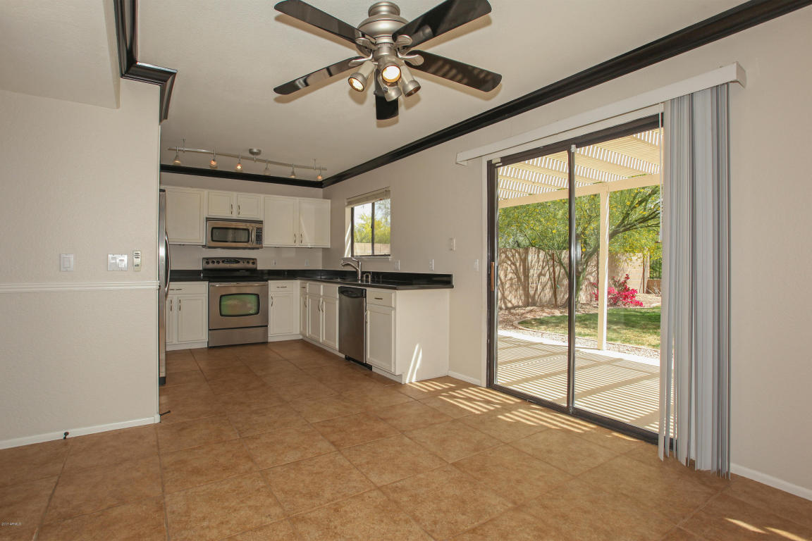 2133 E Robin Ln, Phoenix, AZ 85024 photo 14