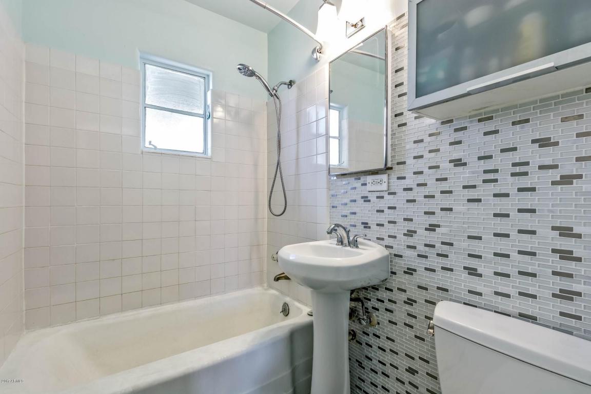 902 E Montebello Ave, Phoenix, AZ 85014 photo 8