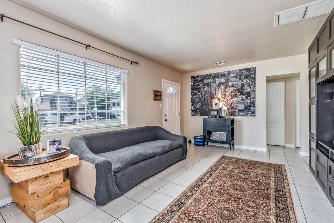 902 E Montebello Ave, Phoenix, AZ 85014 photo 2