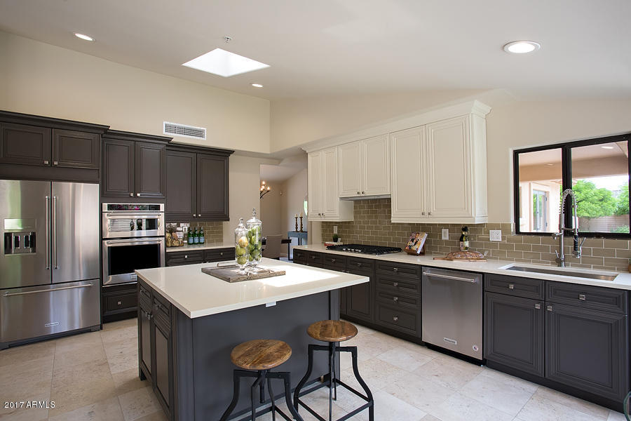 4040 E Solano Dr, Phoenix, AZ 85018 photo 1