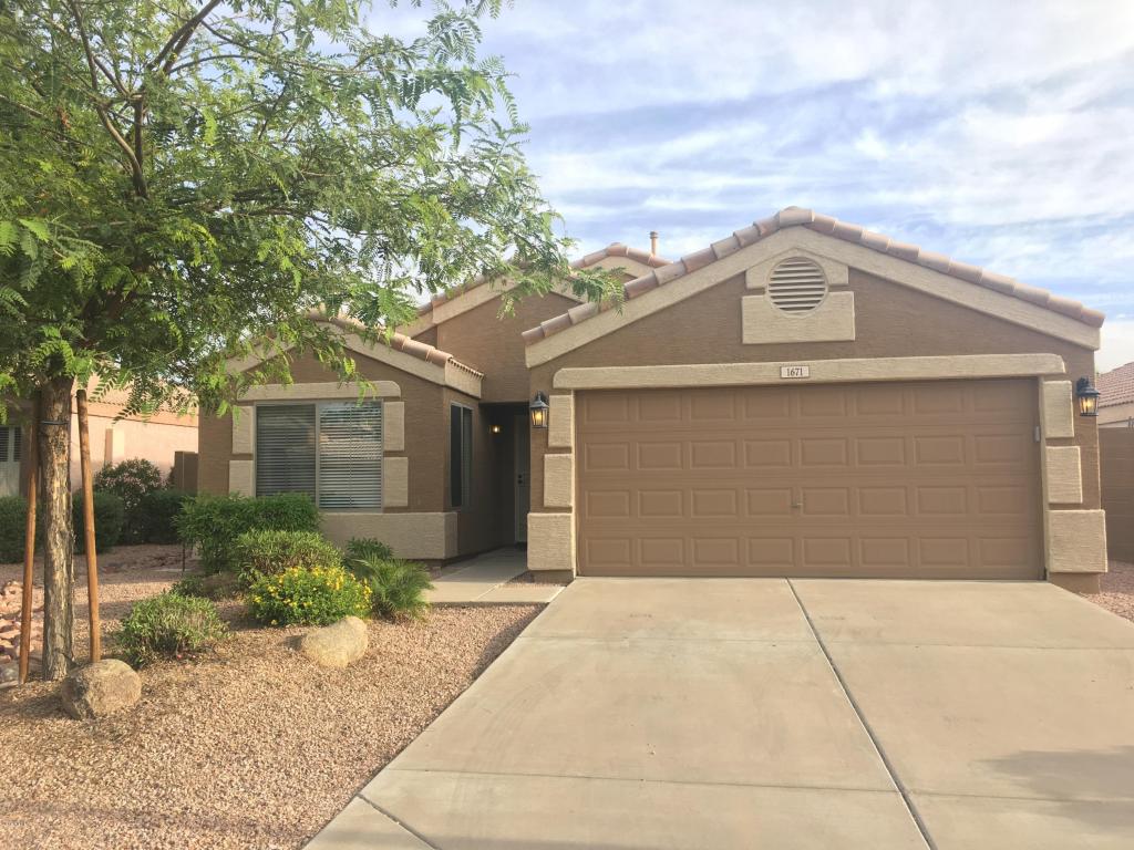 1671 E Amber Ln, Gilbert, AZ 85296 photo 1