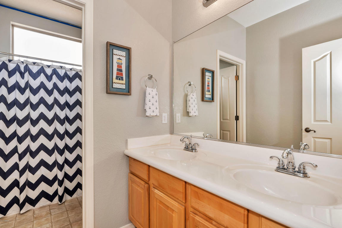 3640 E Sebastian Ln, Gilbert, AZ 85297 photo 16