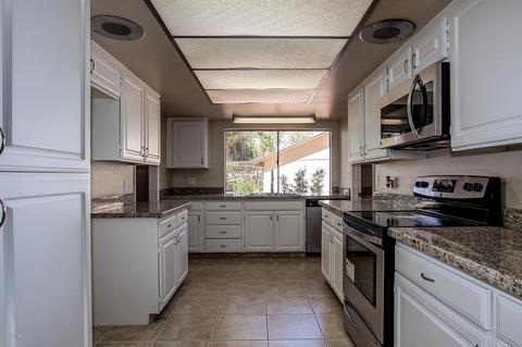 4832 E Lake Point Cir, Phoenix, AZ 85044 photo 5