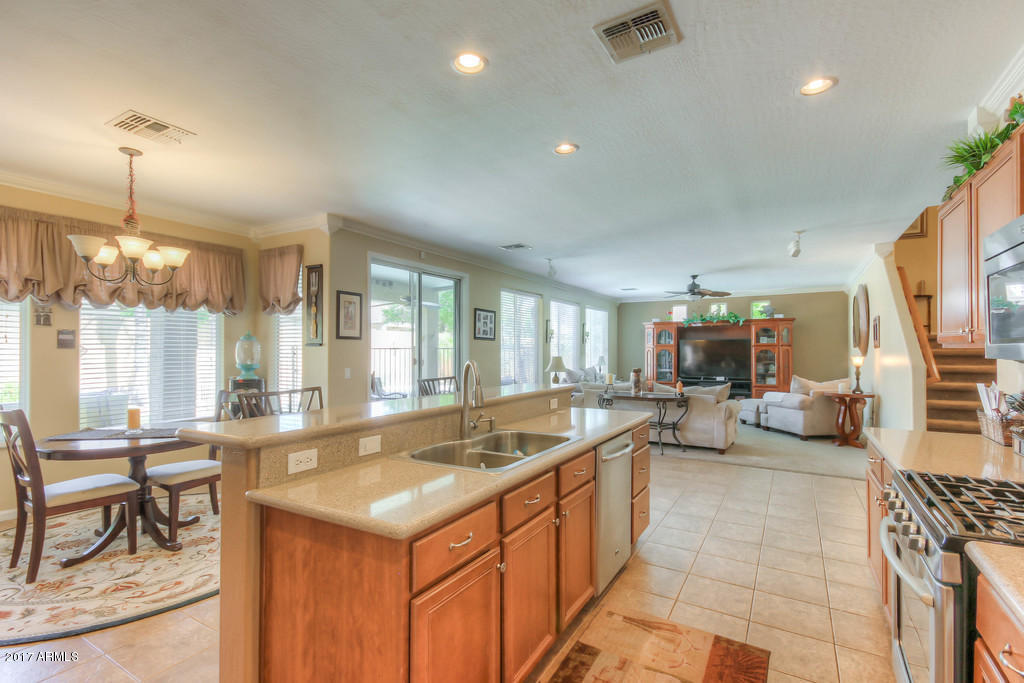 3266 E Fairview St, Gilbert, AZ 85295 photo 4