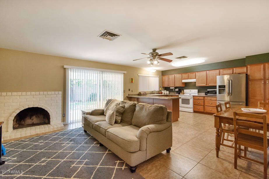 2429 E Hilton Ave, Mesa, AZ 85204 photo 2