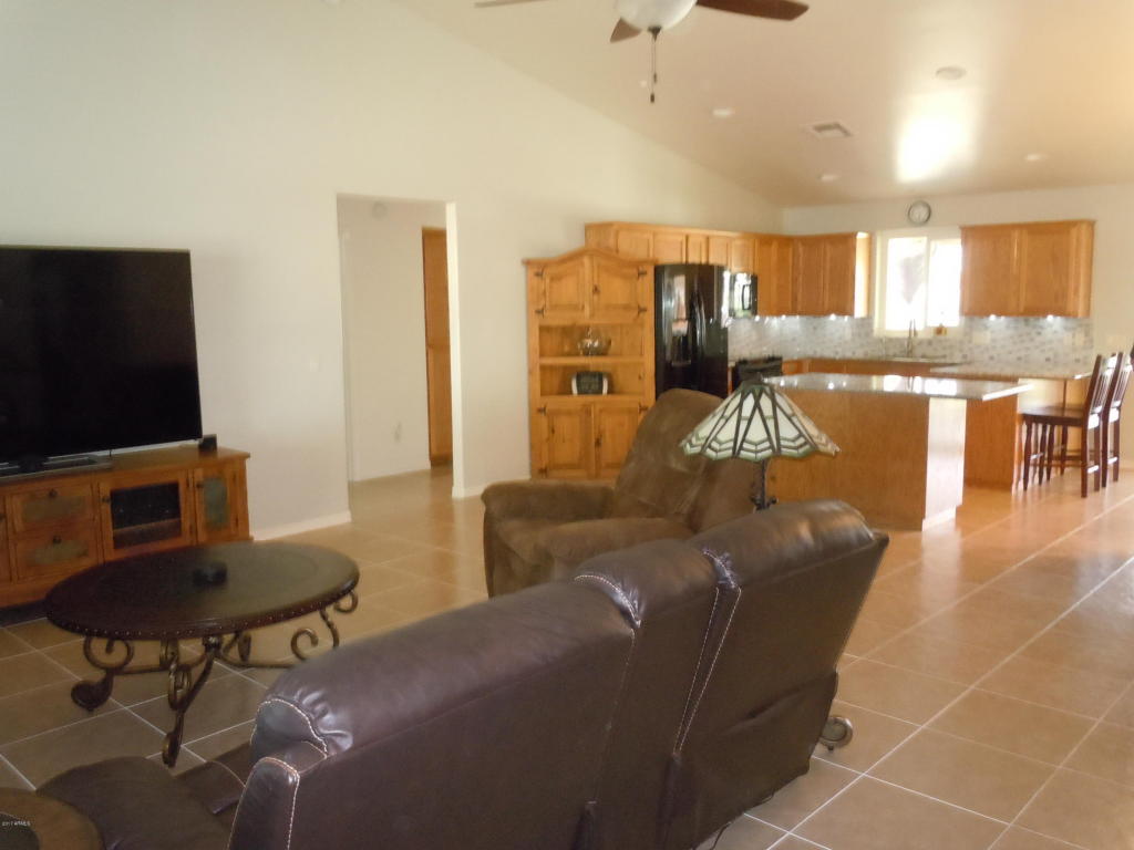 280 S Acacia Rd, Apache Junction, AZ 85119 photo 4