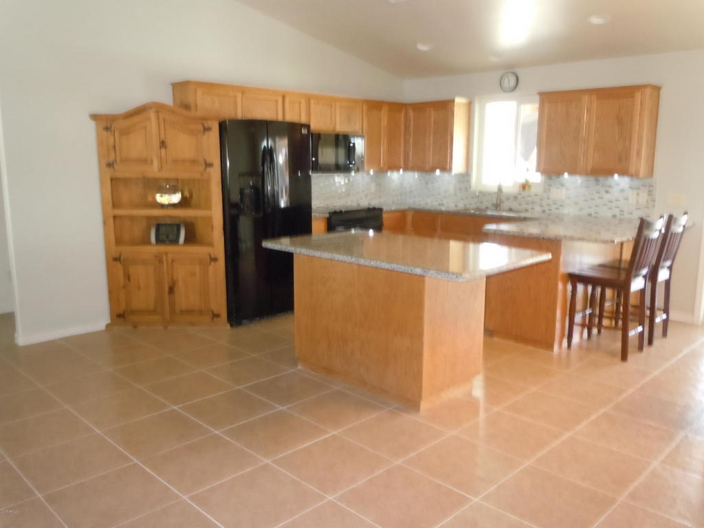 280 S Acacia Rd, Apache Junction, AZ 85119 photo 3