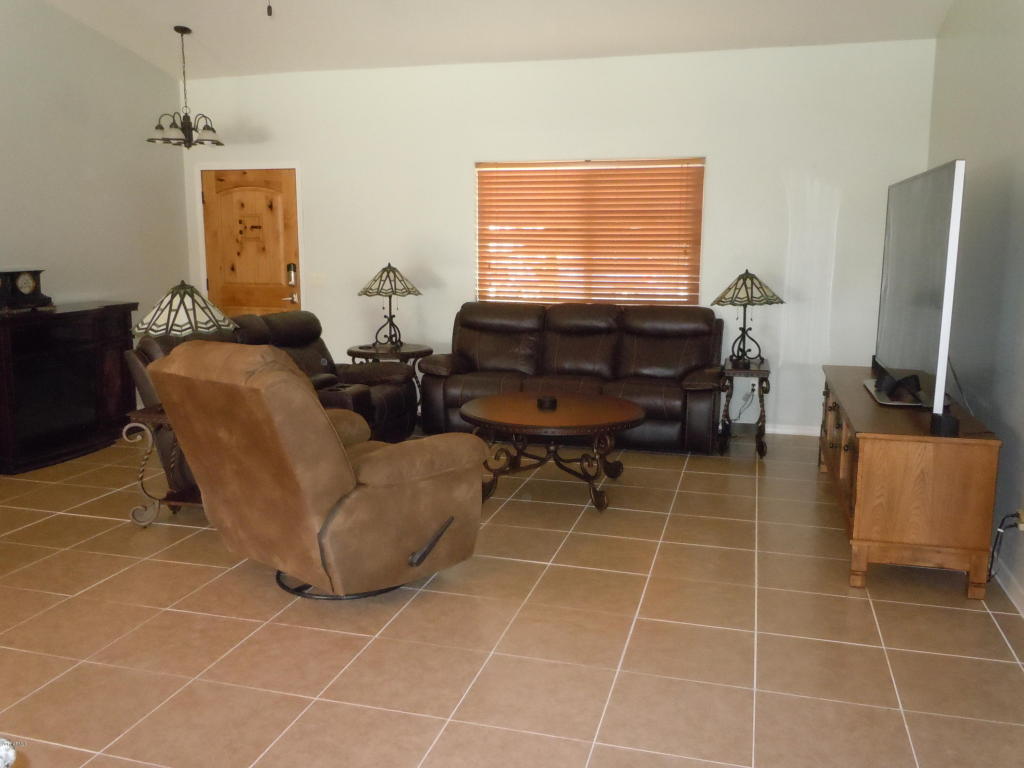 280 S Acacia Rd, Apache Junction, AZ 85119 photo 2