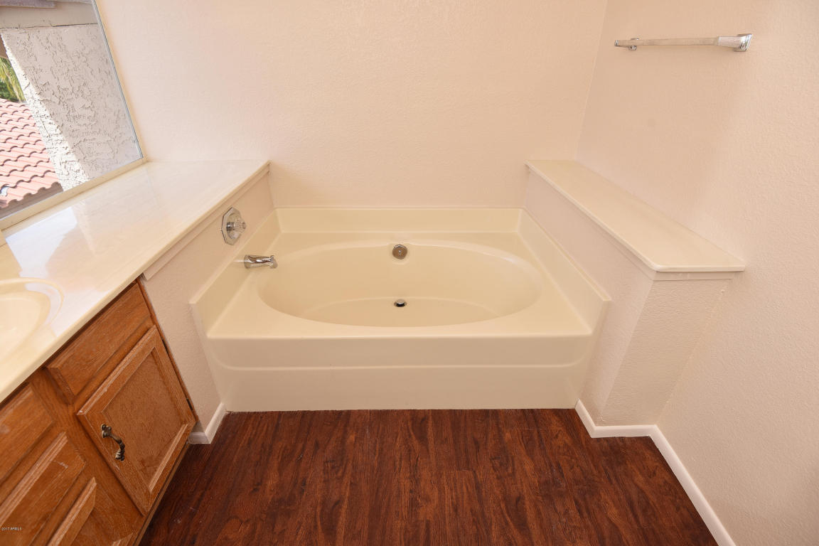 1805 E Winchcomb Dr, Phoenix, AZ 85022 photo 16