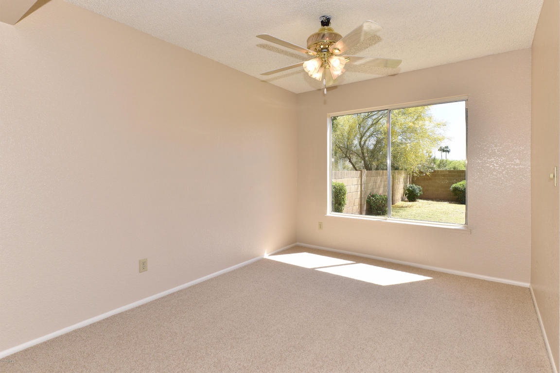 1805 E Winchcomb Dr, Phoenix, AZ 85022 photo 4