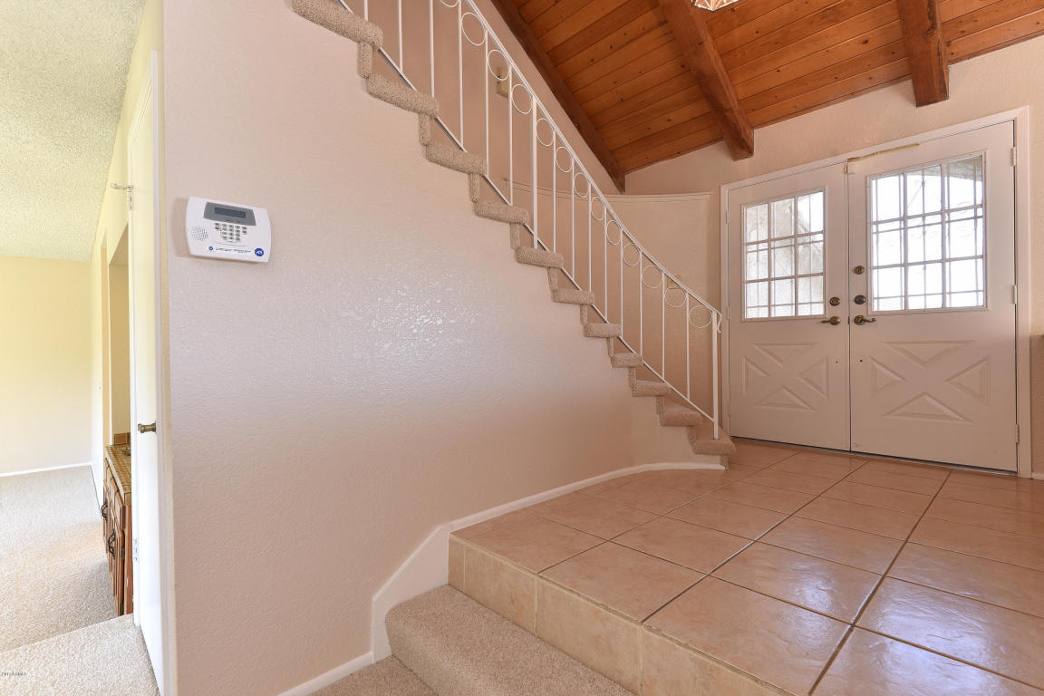 1805 E Winchcomb Dr, Phoenix, AZ 85022 photo 2