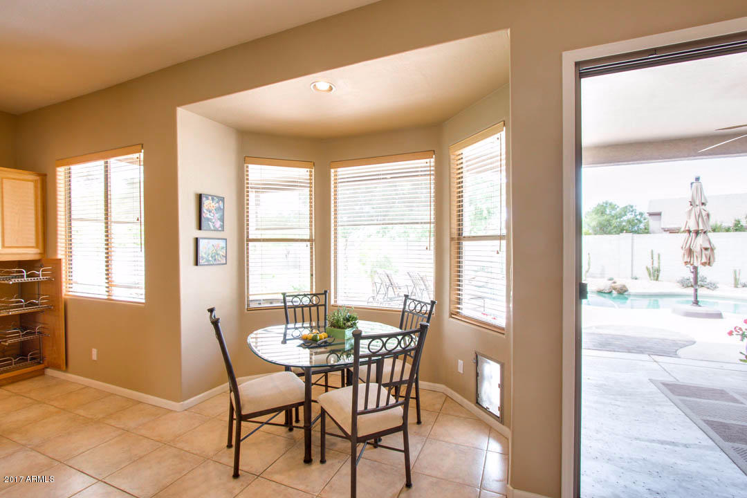 446 S Red Rock St, Gilbert, AZ 85296 photo 10