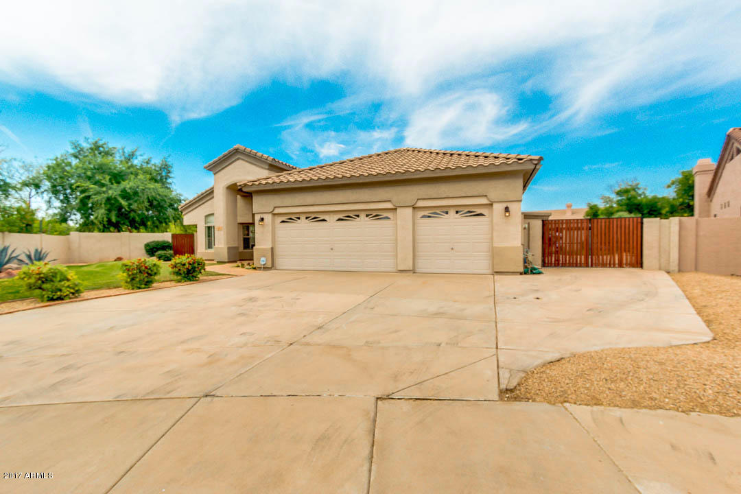 446 S Red Rock St, Gilbert, AZ 85296 photo 3