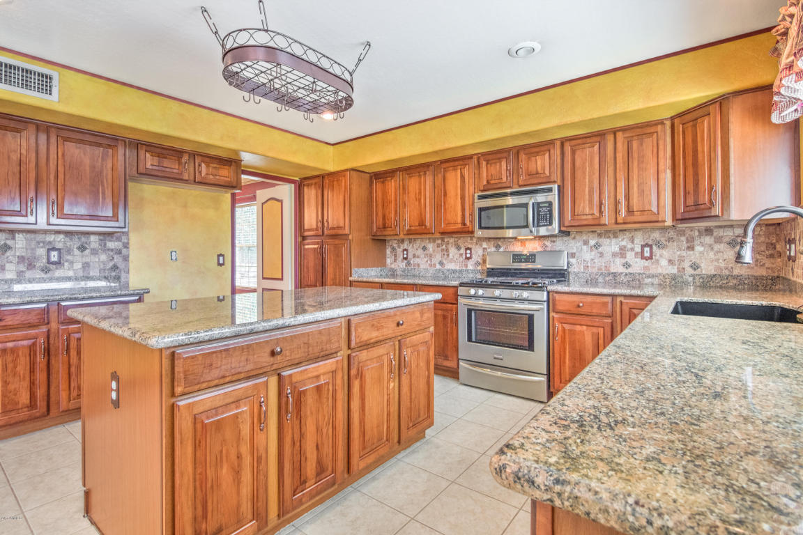 251 E Bernie Ln, Gilbert, AZ 85295 photo 11