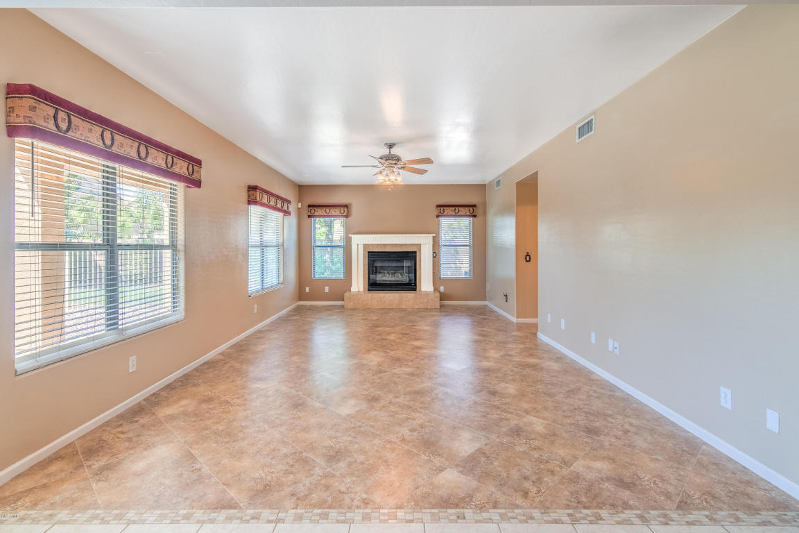 251 E Bernie Ln, Gilbert, AZ 85295 photo 12