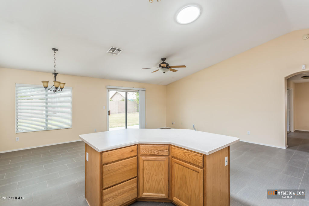 1468 S Vine St, Gilbert, AZ 85233 photo 9