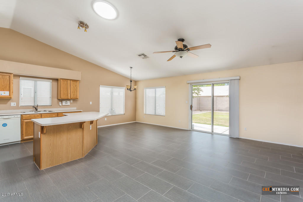 1468 S Vine St, Gilbert, AZ 85233 photo 4