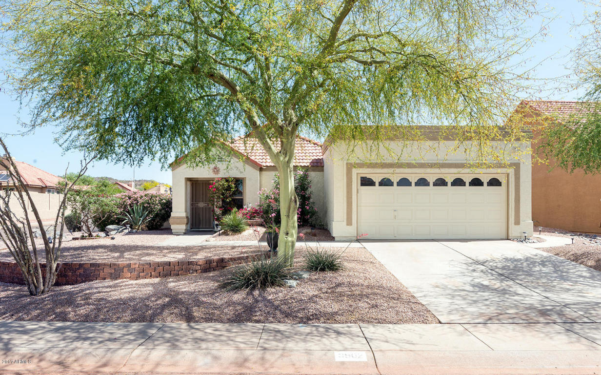 3902 E Graythorn St, Phoenix, AZ 85044 photo 1