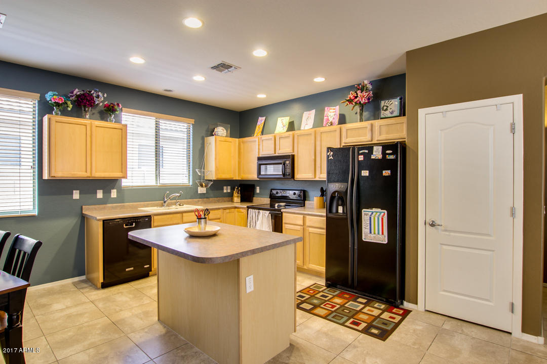 4053 E Angela Dr, Phoenix, AZ 85032 photo 8