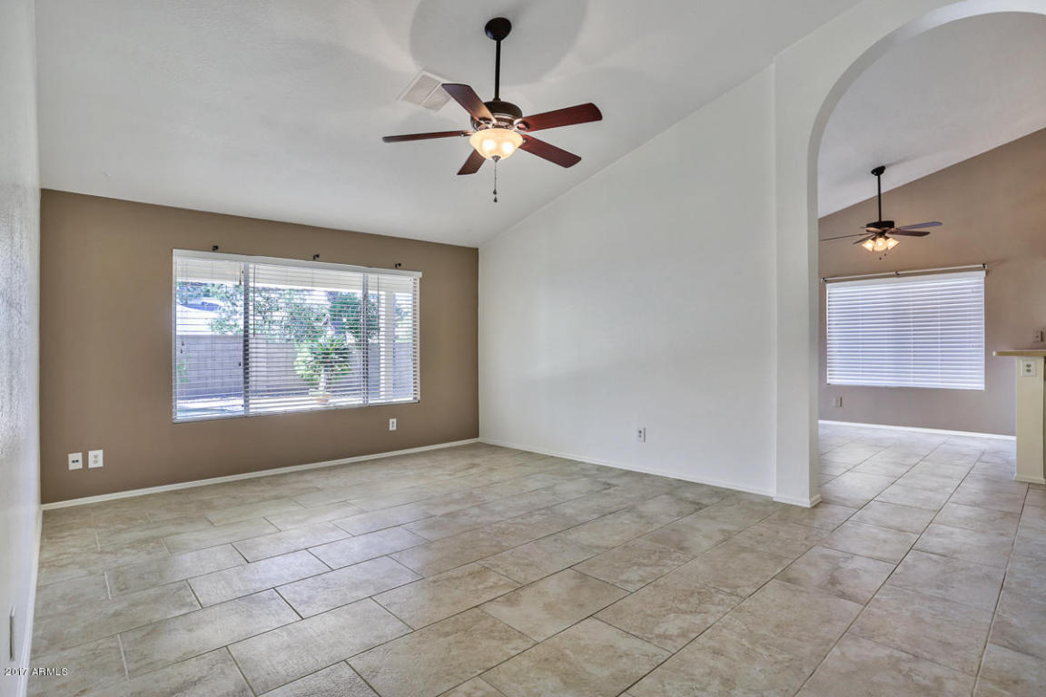 237 W Oraibi Dr, Phoenix, AZ 85027 photo 4