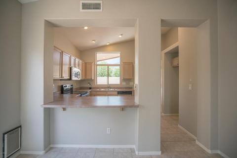 3926 W Hackamore Dr, Phoenix, AZ 85083 photo 2