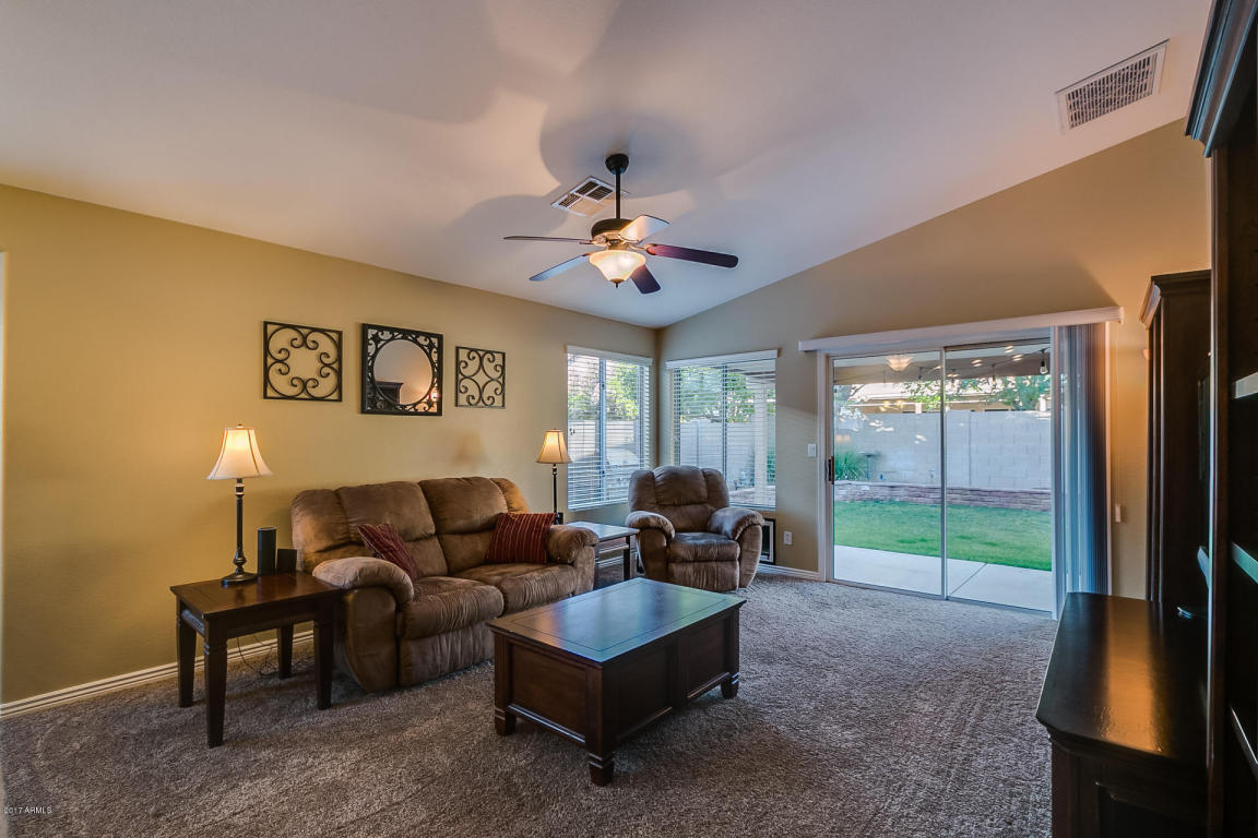 638 W Baylor Ln, Gilbert, AZ 85233 photo 14