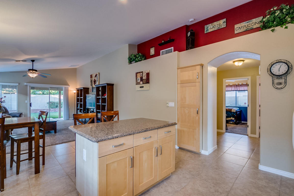 638 W Baylor Ln, Gilbert, AZ 85233 photo 8