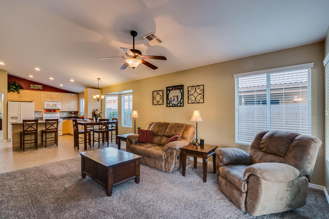638 W Baylor Ln, Gilbert, AZ 85233 photo 4