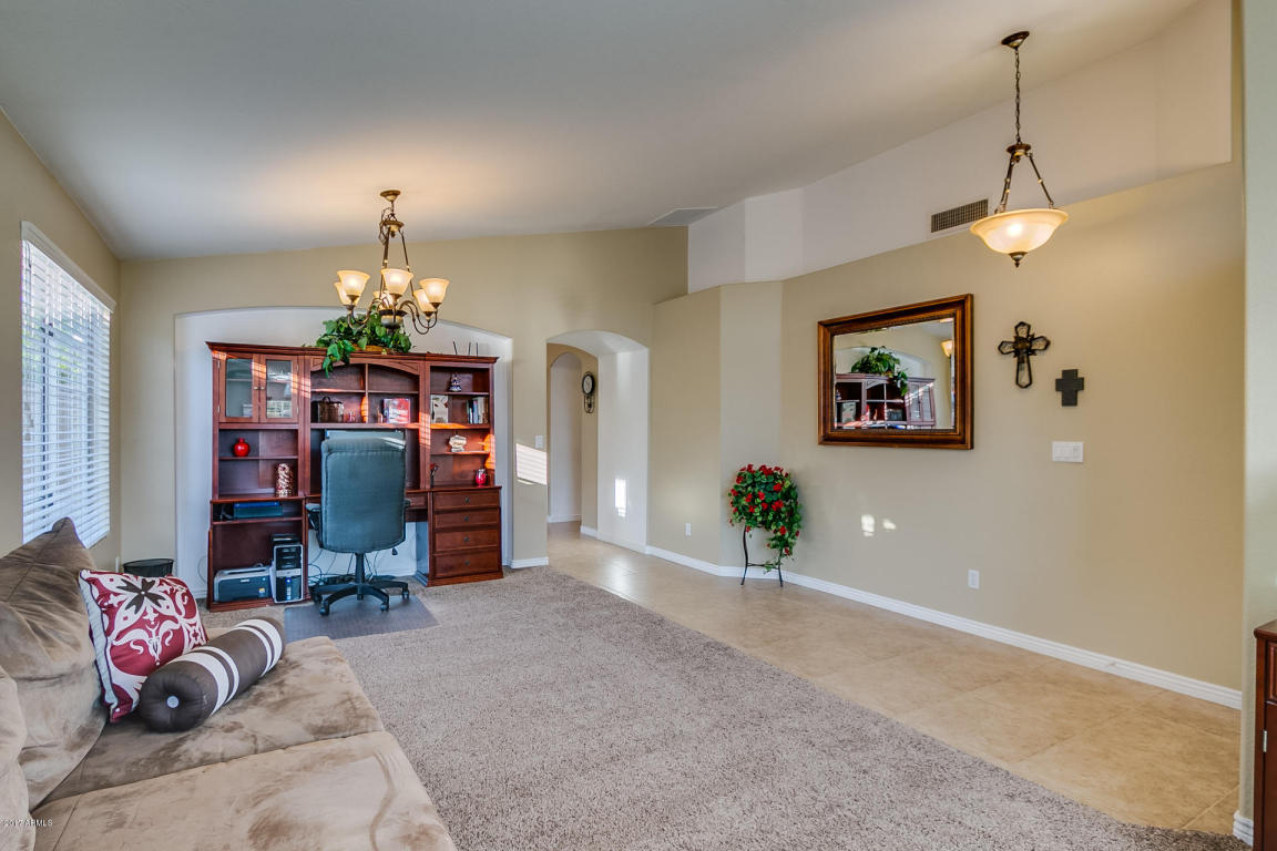 638 W Baylor Ln, Gilbert, AZ 85233 photo 6