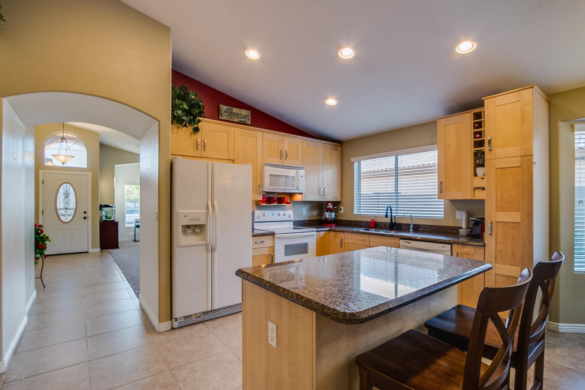 638 W Baylor Ln, Gilbert, AZ 85233 photo 9