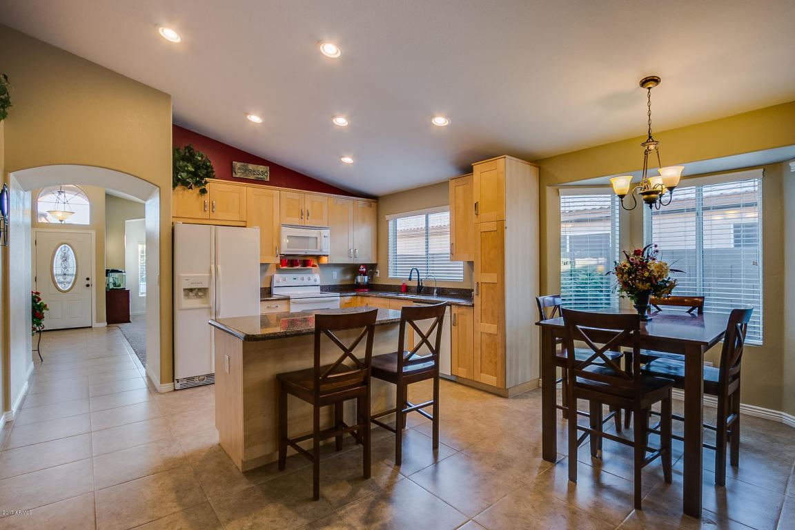 638 W Baylor Ln, Gilbert, AZ 85233 photo 2