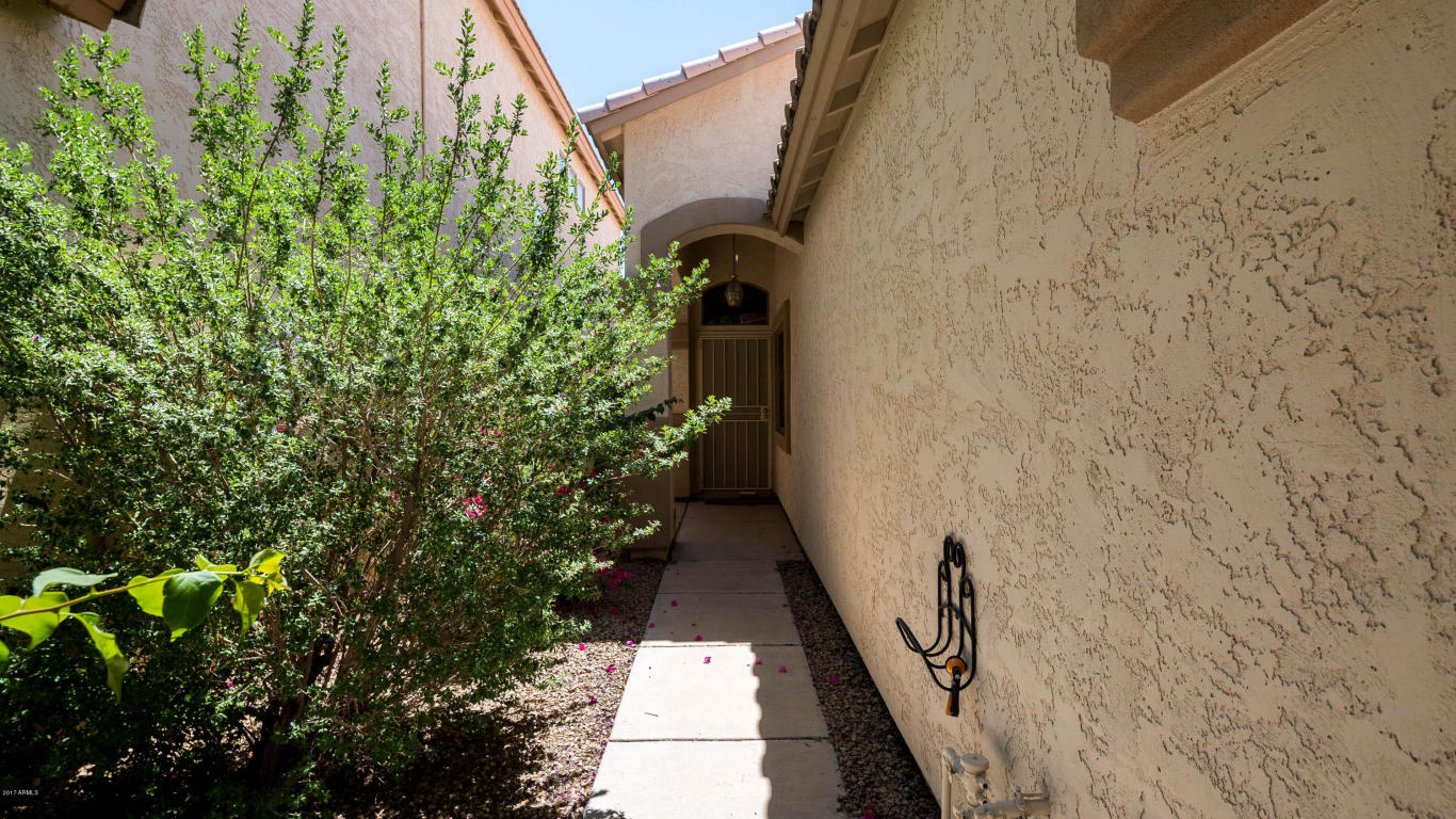10103 E Capri Ave, Mesa, AZ 85208 photo 3
