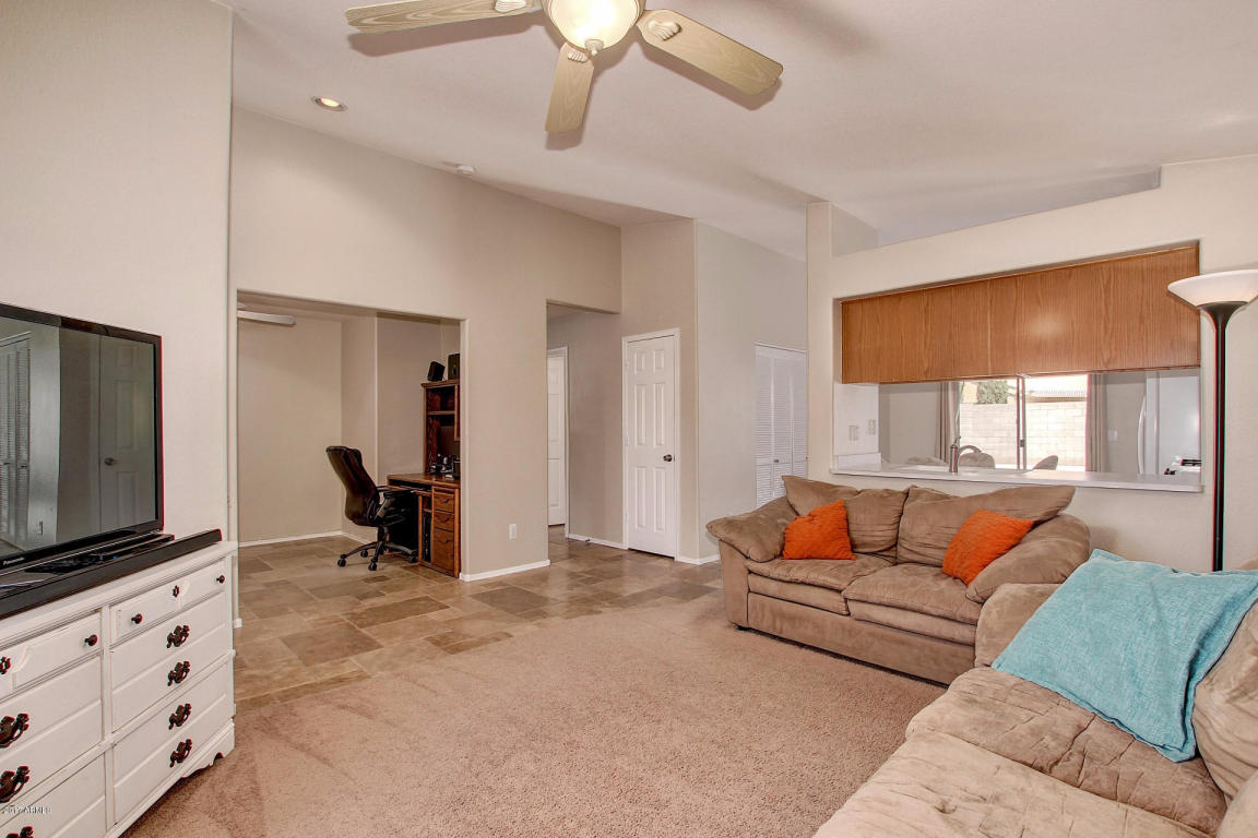 1704 E Robin Ln, Gilbert, AZ 85296 photo 5