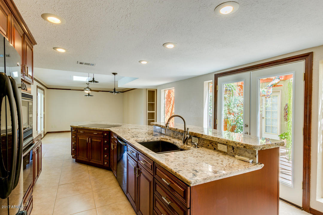 2840 E Hillery Dr, Phoenix, AZ 85032 photo 13