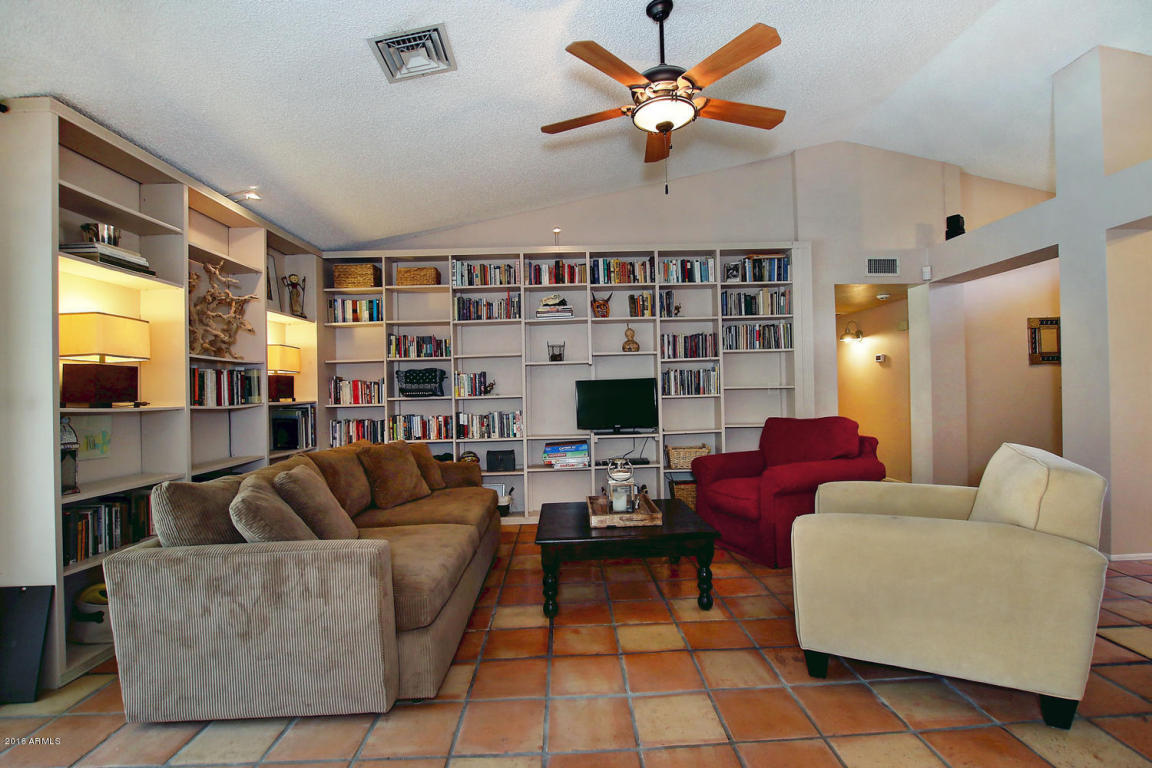 426 E Meadows Ln, Gilbert, AZ 85234 photo 4