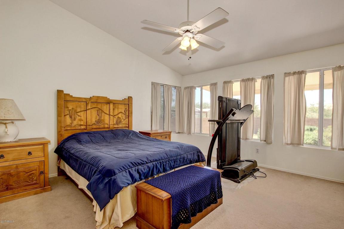 529 E Blue Eagle Ln, Phoenix, AZ 85086 photo 12