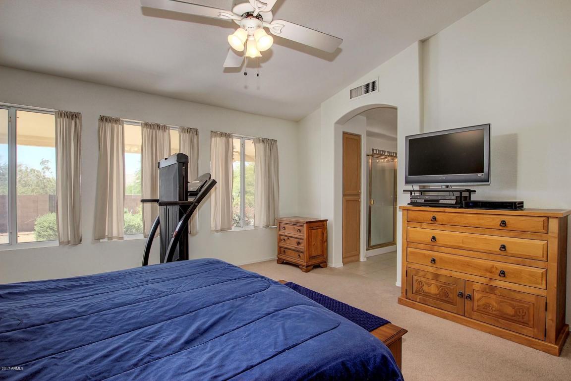 529 E Blue Eagle Ln, Phoenix, AZ 85086 photo 13