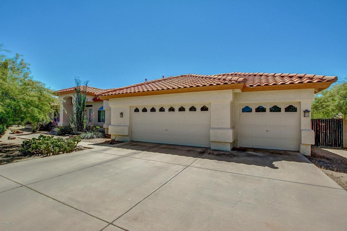 529 E Blue Eagle Ln, Phoenix, AZ 85086 photo 1