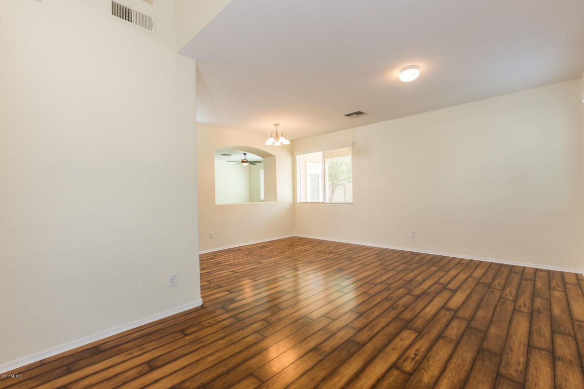 2209 E Pecan Rd, Phoenix, AZ 85040 photo 4