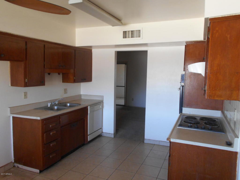 2333 E School Dr, Phoenix, AZ 85040 photo 7