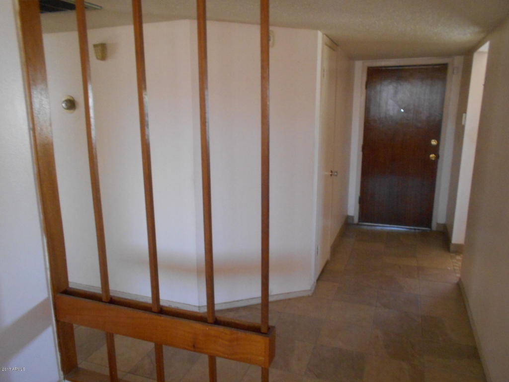 2333 E School Dr, Phoenix, AZ 85040 photo 4