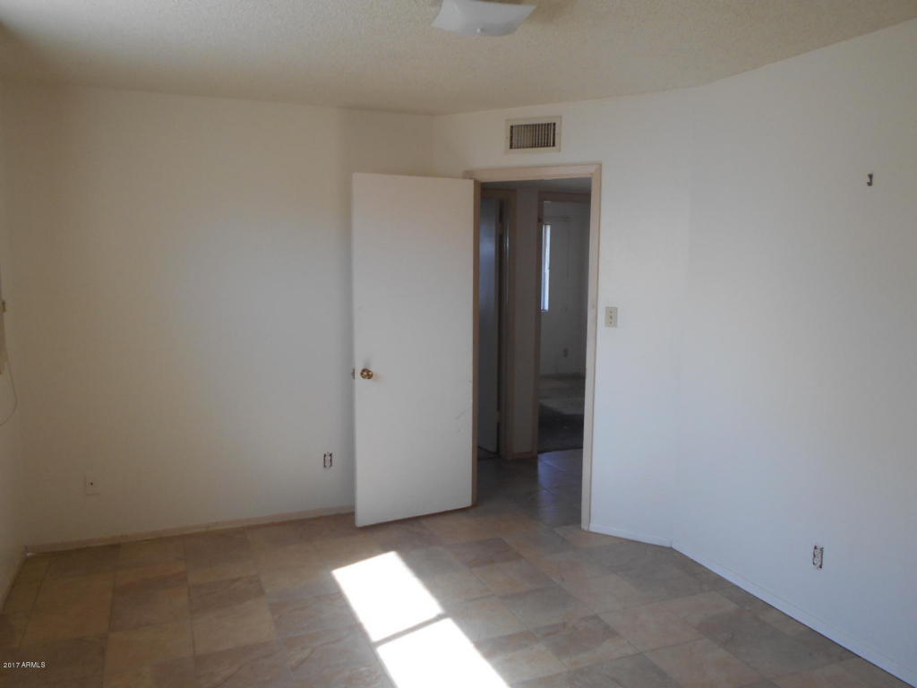 2333 E School Dr, Phoenix, AZ 85040 photo 17