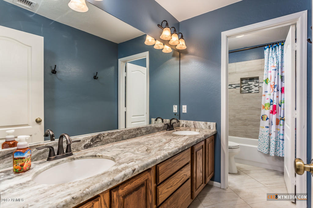 259 S Colonia Ct, Gilbert, AZ 85296 photo 24