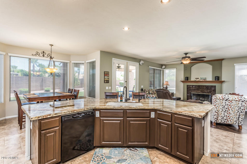 259 S Colonia Ct, Gilbert, AZ 85296 photo 11