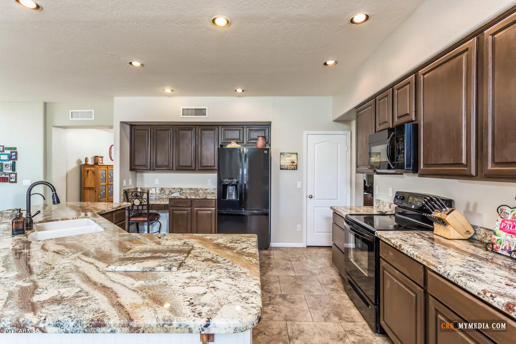 259 S Colonia Ct, Gilbert, AZ 85296 photo 9