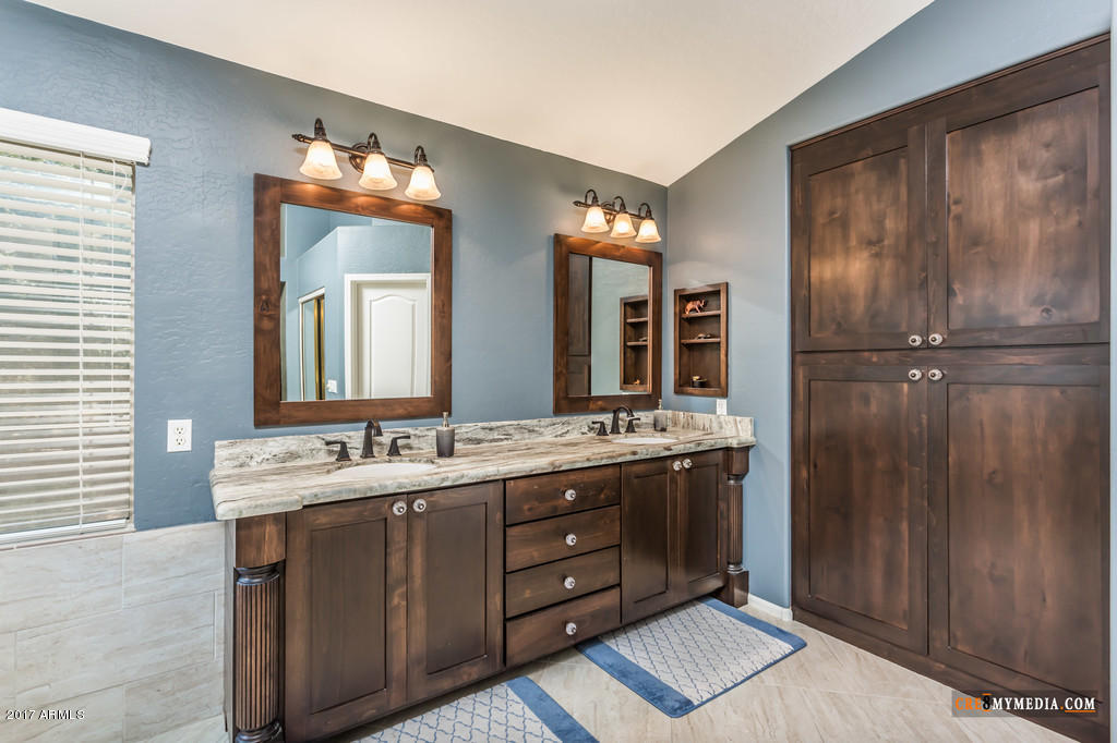 259 S Colonia Ct, Gilbert, AZ 85296 photo 20