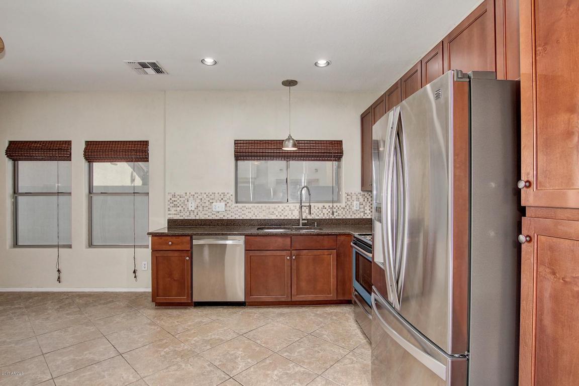 1137 E Hampton Ln, Gilbert, AZ 85295 photo 4