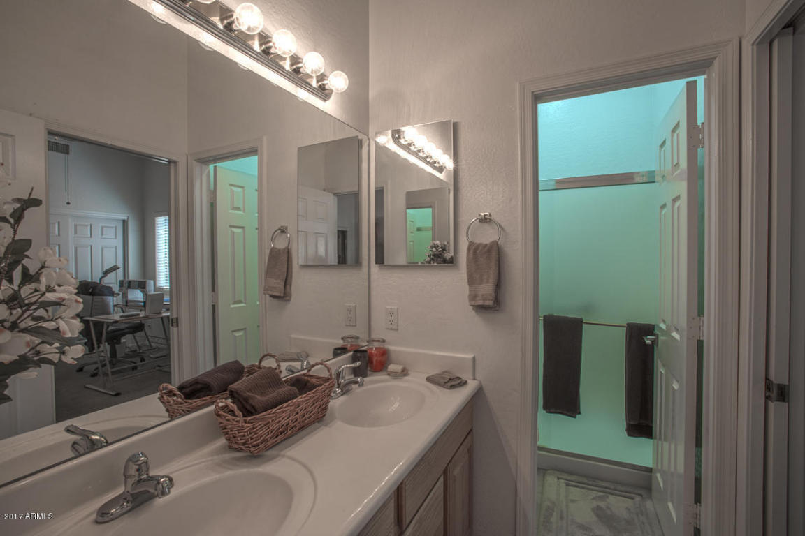 4509 E Robin Ln, Phoenix, AZ 85050 photo 17