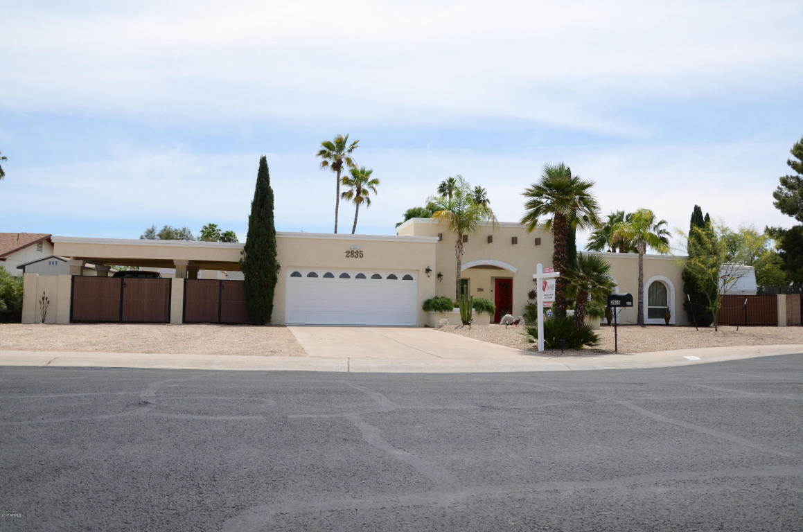 2835 E Claire Dr, Phoenix, AZ 85032 photo 1